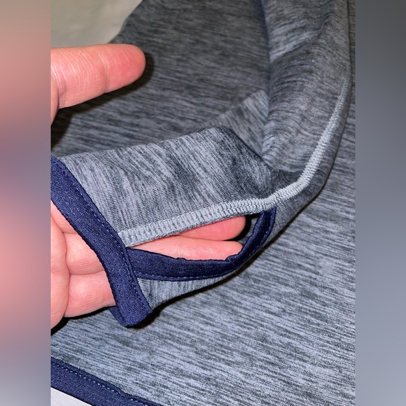 New Balance Woman’s Athletics Half Zip Sweatshirt (S) - Picture 7 of 11